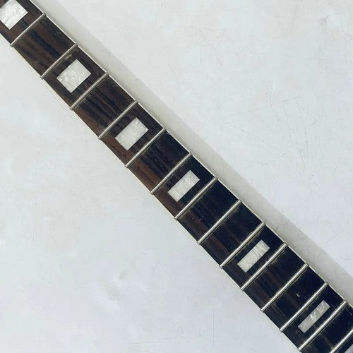 Harley Benton 4 String Bass Maple Neck, Rosewood 20 Frets Fingerboard
