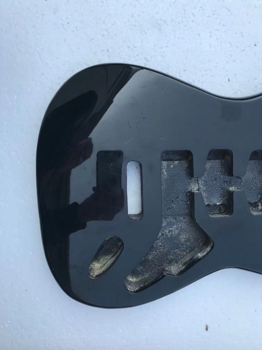 Black Guitar Basswood Body Fit ST