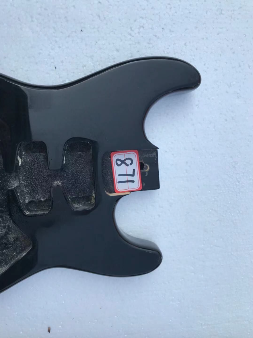 Black Guitar Basswood Body Fit ST